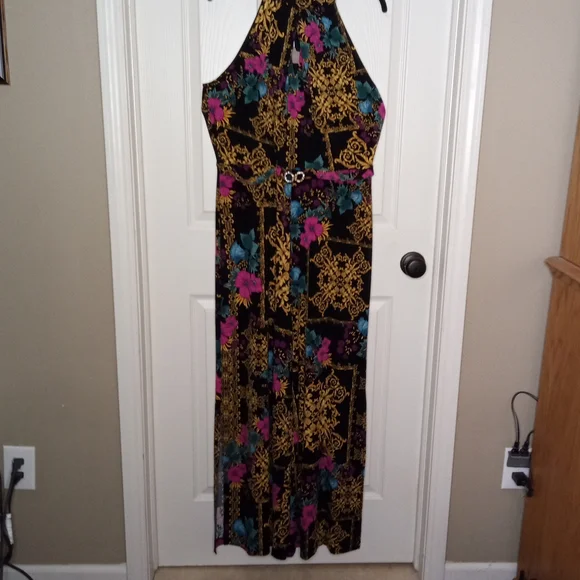 Thalia Sodi Sleeveless Jumpsuit Romper w/Rhinestone Clasp Detail at Wais… - Picture 3 of 9